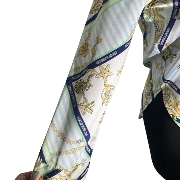 Beautiful Victoria’s Secret pajama top. Size S. Beautiful print. - Picture 3 of 9